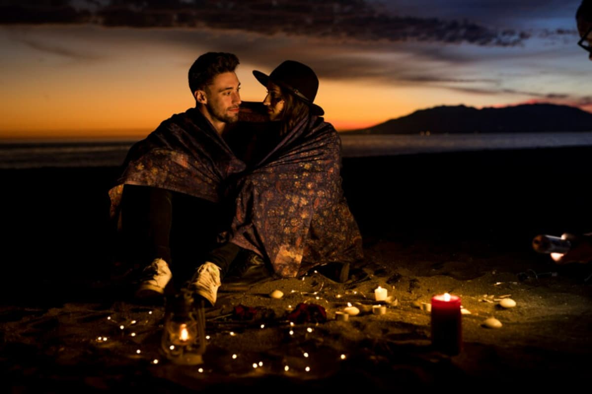 A romantic beach proposal photoshoot